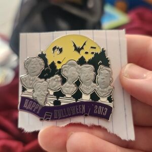 Disney Halloween Haunted Mansion Busts Enamel Pin - Yellow Moon, Purple Banner